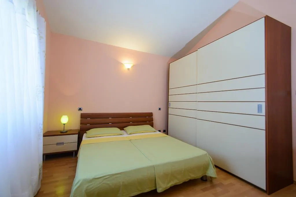 Apartments Gloria 0*, Trogir Croatia