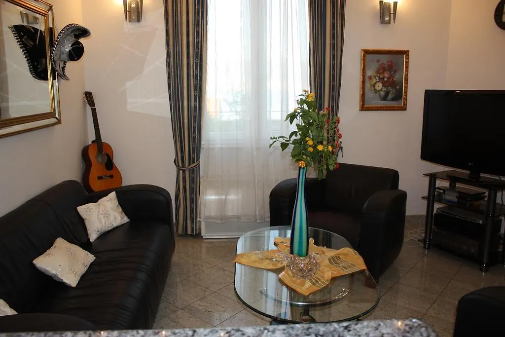 Apartments Gloria 0*, Trogir Croatia